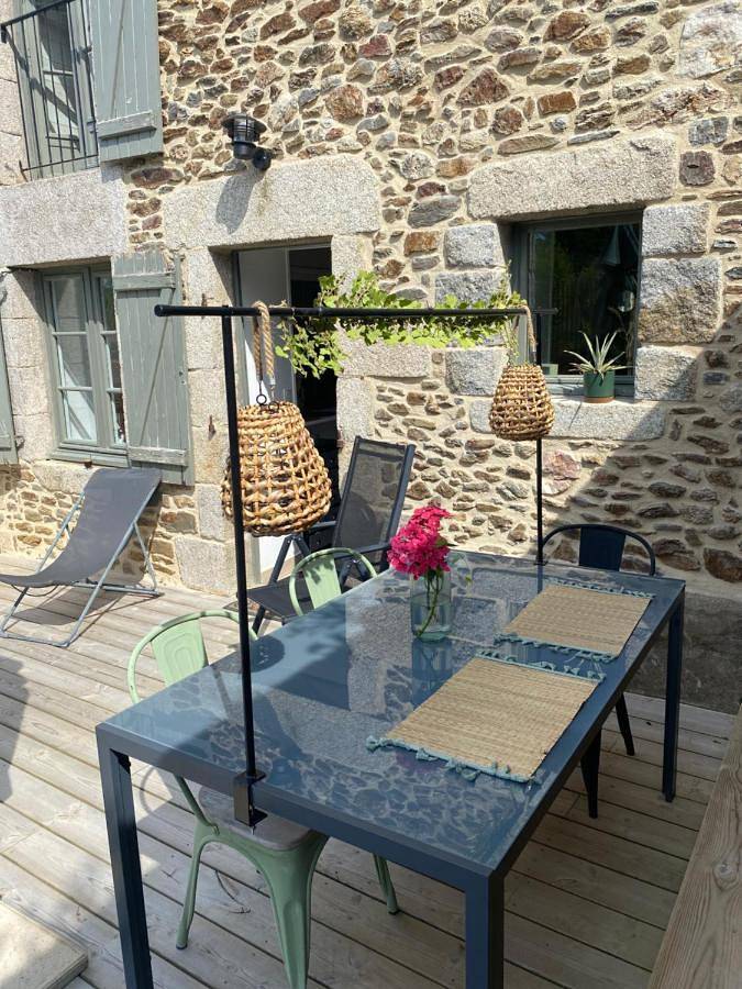 Location de vacances pour 4 personnes, avec terrasse ainsi que vue et jardin à Tréméreuc - 2
