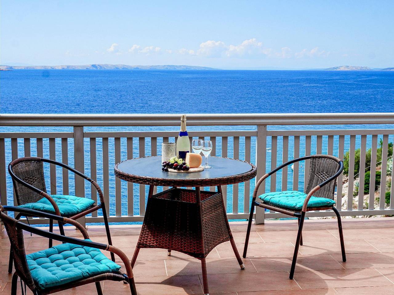 Ganze Ferienwohnung, Ferienwohnung "Sunset-Oase am Meer" in Cesarica, Naturpark Velebit