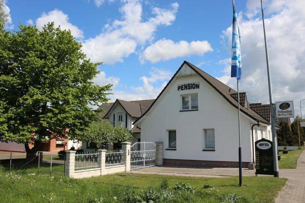 Gästehaus für 4 Personen mit Garten in Laage, Mecklenburgische Seenplatte