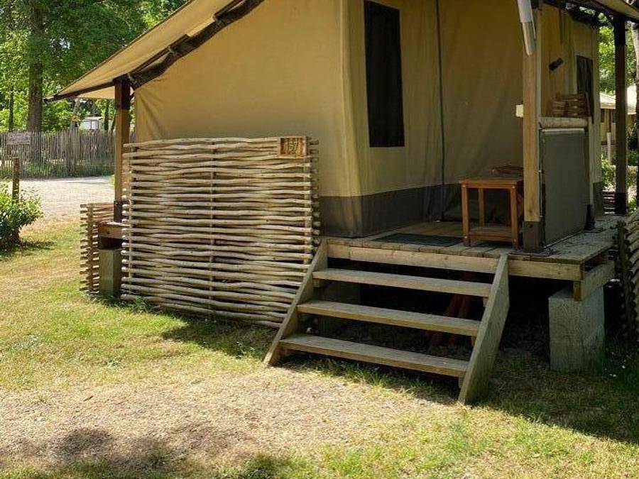Camping Les Rives de Grand Lieu - Unterkunft 2 personen - Lodge Baléare - 1 Schlafzimmer - Ohne Sanitäranlagen in Saint-Philbert-de-Grand-Lieu, Nantes und Umgebung
