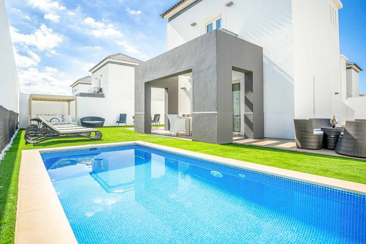 Chalet para 8 personas, con balcón y jardín en Adeje