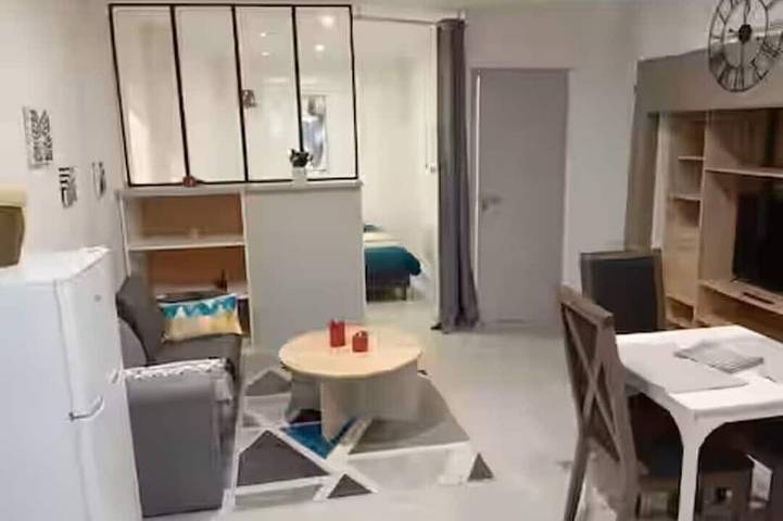 Appartement entier, Grand Studio au coeur d'Arpajon in Arpajon-sur-Cère, Région d'Aurillac