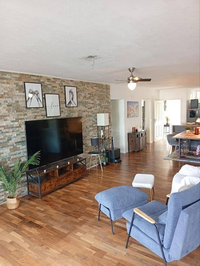 Gîte pour 2 personnes, avec balcon et vue à Kerpen