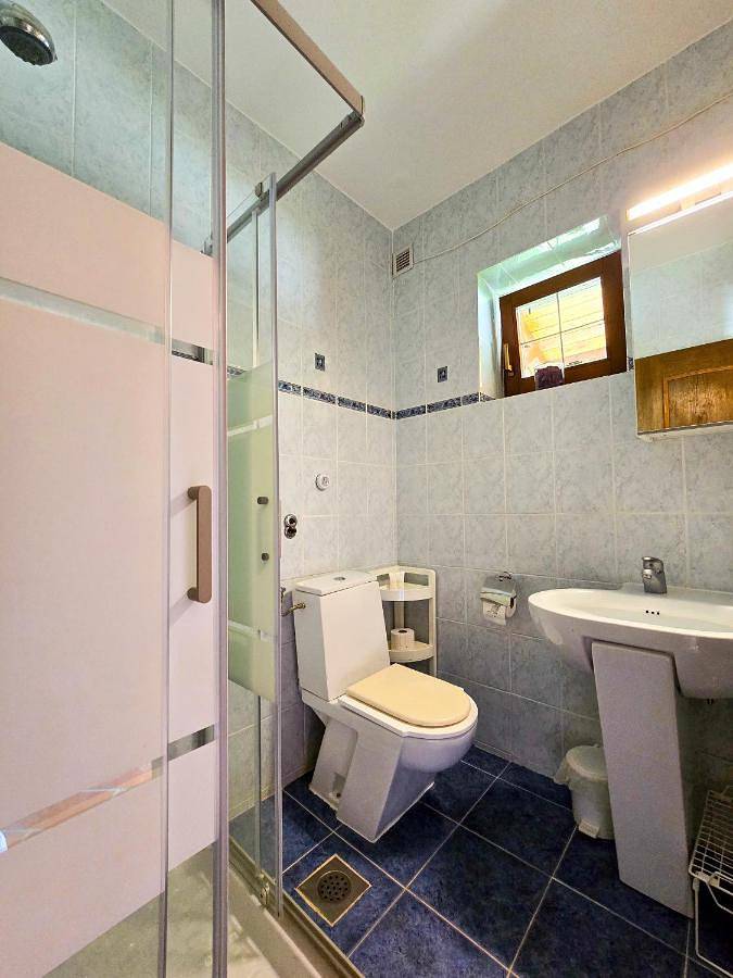 Gîte pour 5 personnes, avec vue ainsi que piscine et jardin, animaux acceptés à Kobarid - 2