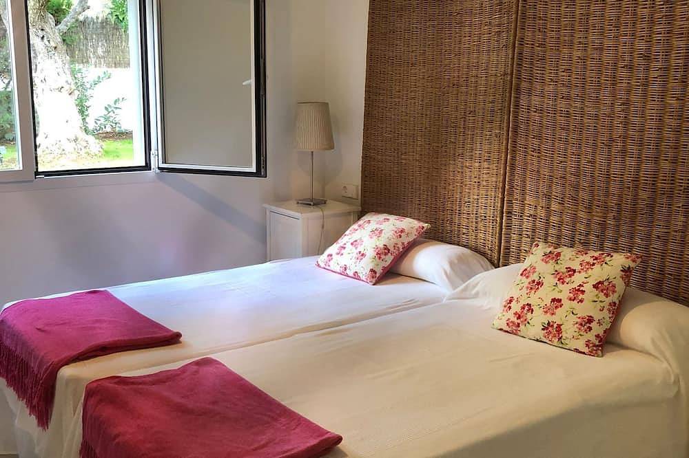 New family villa with pool and garden next to the beach (licenseetv2325) in Costa dels Pins, Son Servera