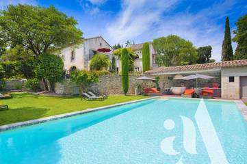 Maison d’hôte pour 8 personnes, avec vue ainsi que jardin et piscine à Saint-Rémy-de-Provence