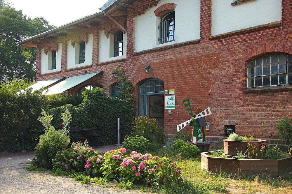 Ganze Wohnung, Familienferien direkt am See in Behren-Lübchin, Mecklenburgische Ostseeküste