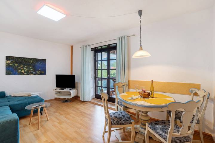 Ferienwohnung für 2 Personen, mit Garten und Seeblick, mit Haustier im Pfälzer Wald - 2