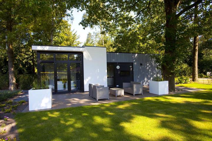 Vakantiehuis voor 4 personen, with Balkon/Terras and Terras as well as Tuin in Arnhem
