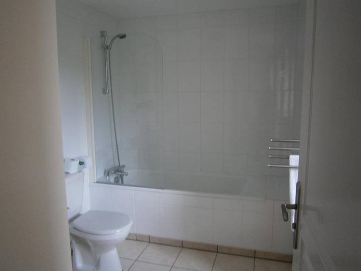 Location de vacances pour 3 personnes, avec jardin à Saint-Jacques-des-Blats - 4