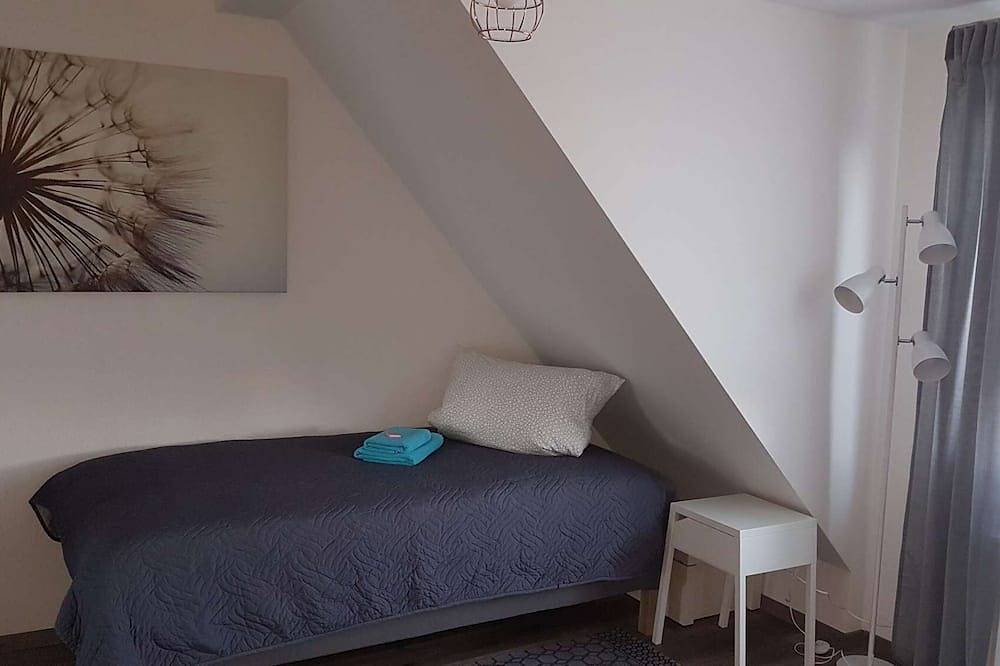 Entire apartment, Luxuriöse großzügige Wohnung mit zwei Schlafzimmer in Solingen, Bergisch region