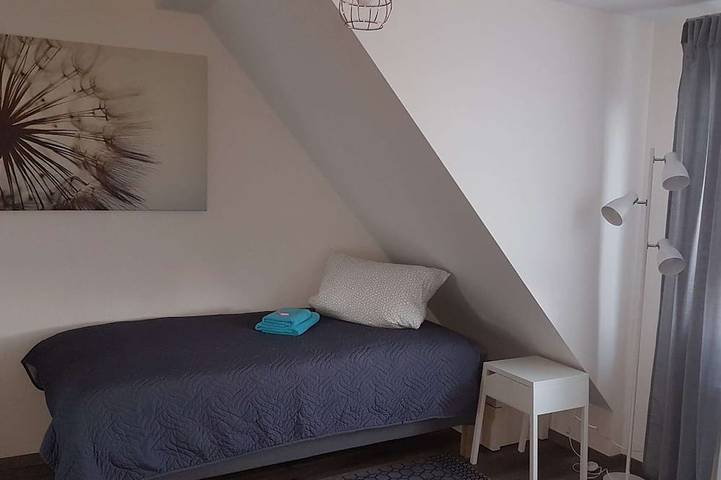 Appartement entier, Luxuriöse großzügige Wohnung mit zwei Schlafzimmer in Solingen, Bergisches Land