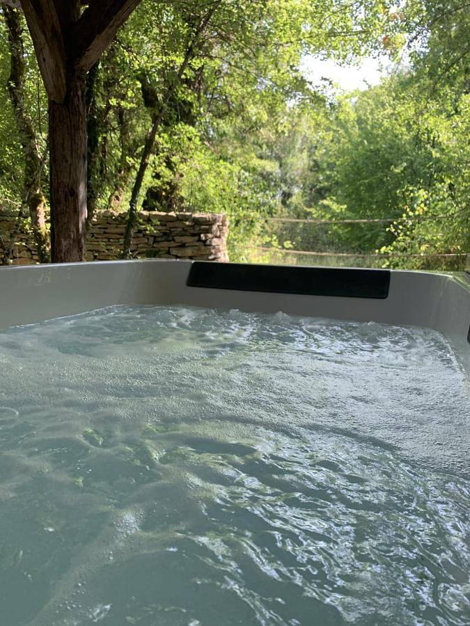 Domaine du 'mas de Tourel' - cabane lodge avec piscine et spa privatif dans le Lot in Livernon, Quercy