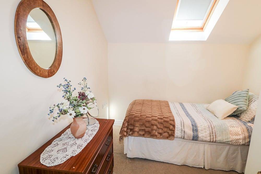 4 The Cloisters, family friendly in Bushmills, County Antrim in Bushmills, County Antrim