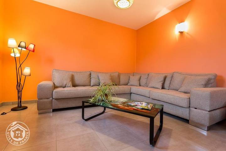 Gîte pour 8 personnes, avec terrasse dans Porte-de-Savoie - 3