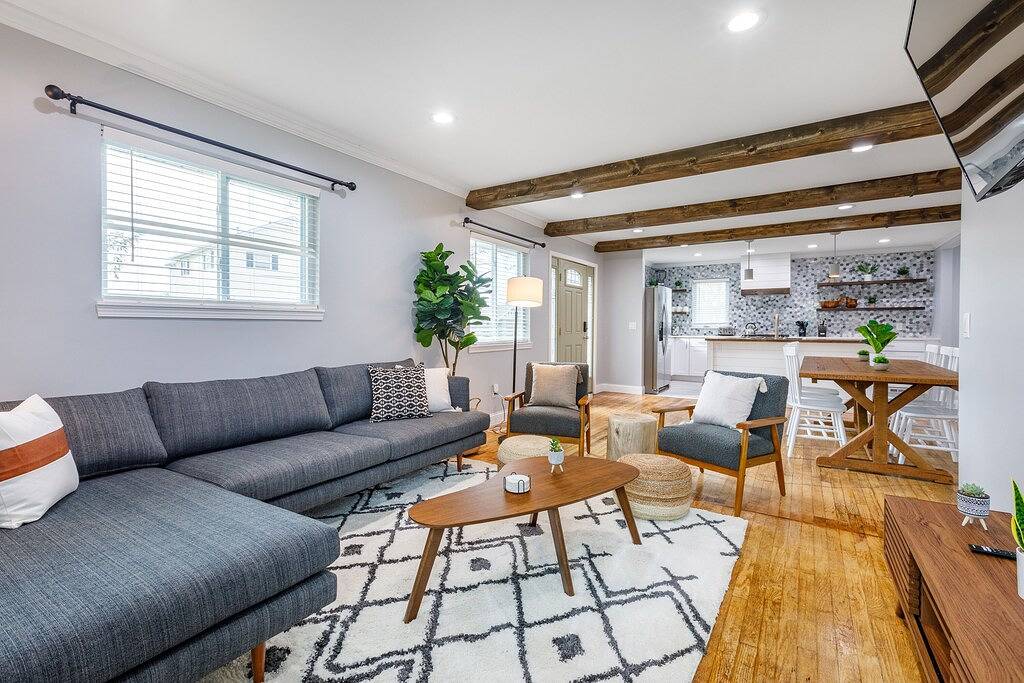 Stunning Three Bedroom Lake Escape in White Lake Township, Oakland County