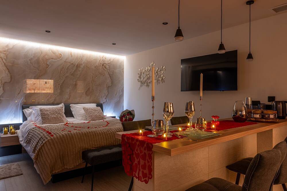 Zen energie romantic suite in Volx, Parc naturel régional du Luberon