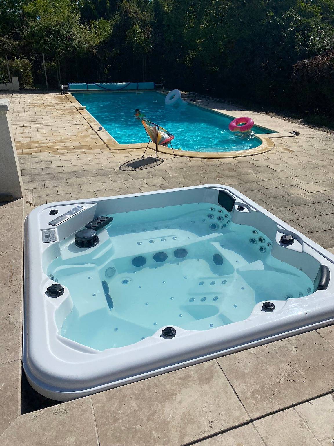 Charmant stenen huis met zwembad, privéterras en omheinde tuin in Allemans, Périgord Vert