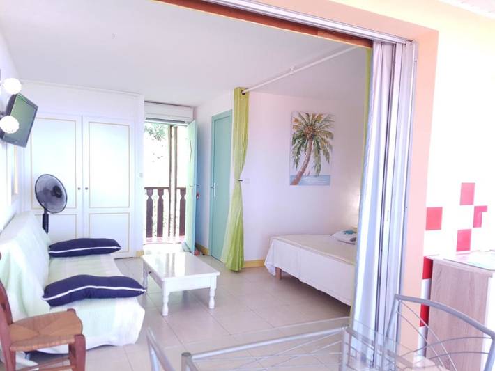 Gîte pour 4 personnes, avec jardin et vue dans Anse Caritan