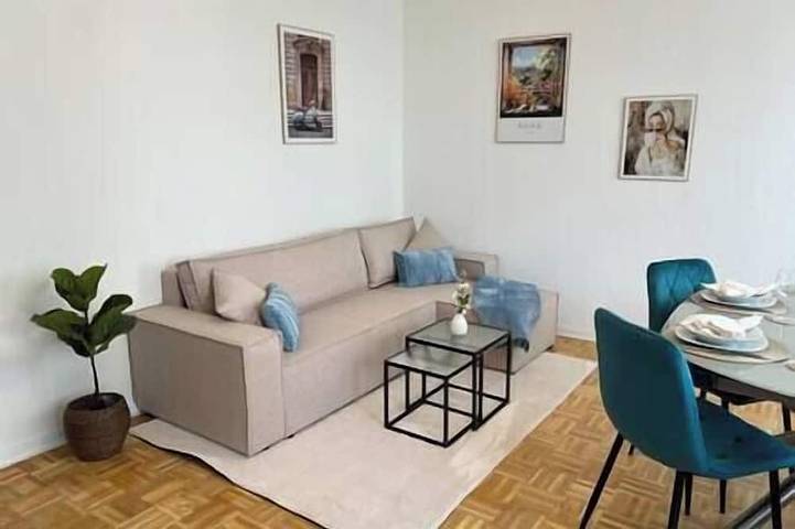 Ganze Wohnung, W&D living - Kleines Italien mit Parkpl. & Balkon in Celle, Aller-Leine-Tal