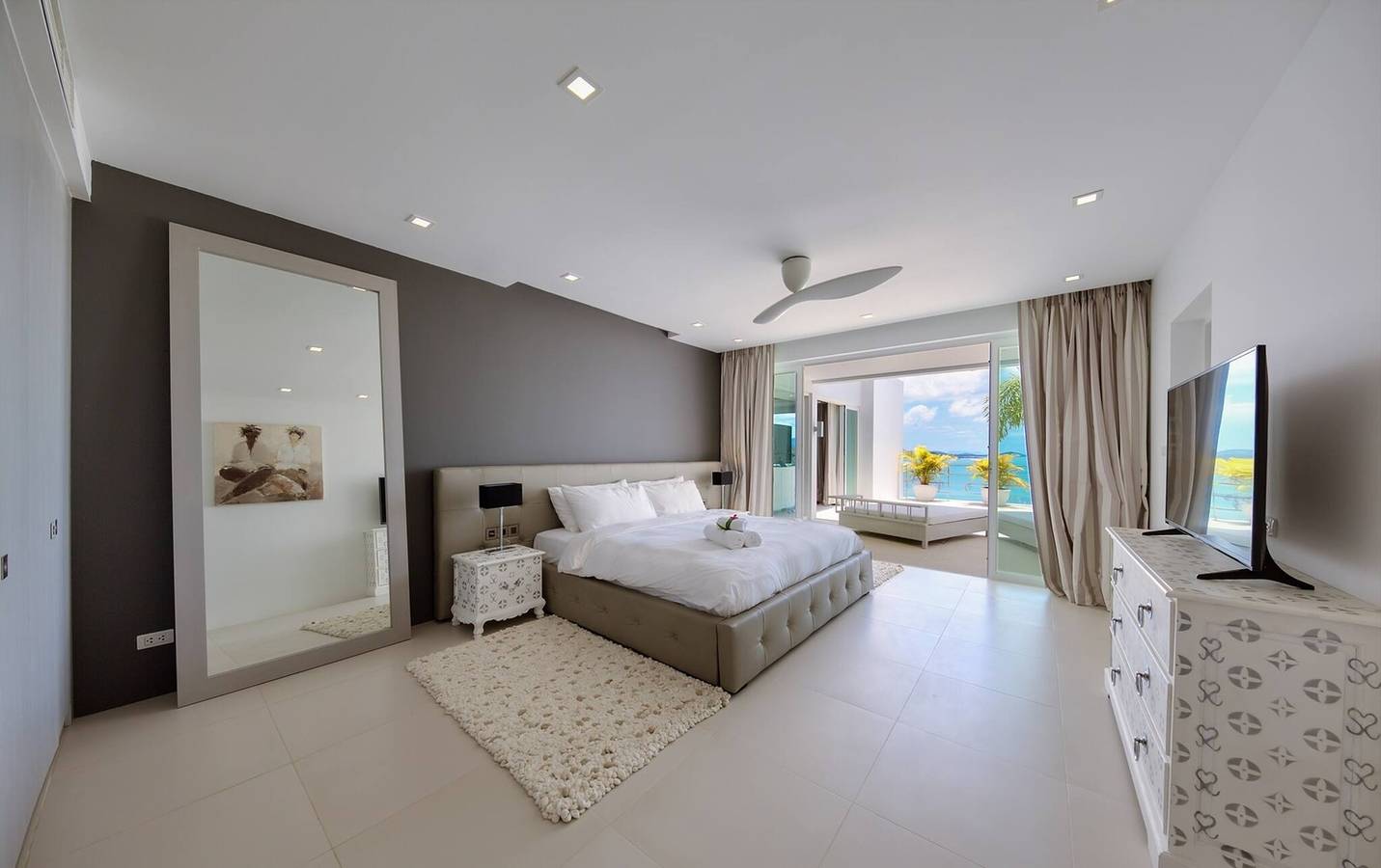 Luxuriöse Poolvilla L mit Meerblick in den Unique Residences in Koh Samui