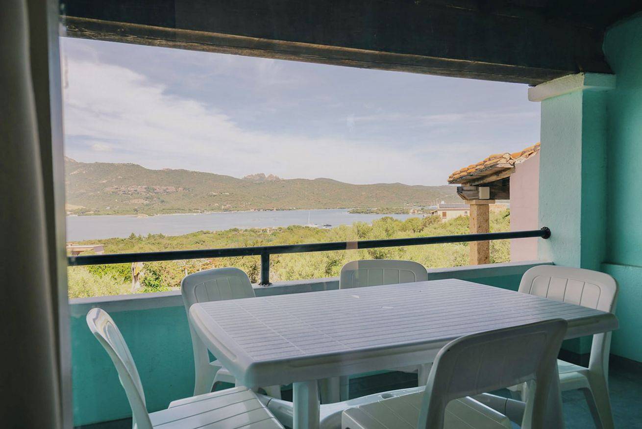Appartamento intero, Stella di Gallura Bilocale 2 posti letto Vista Mare, Wifi, A.C, in struttura con piscina in Porto Rotondo, Costa Smeralda