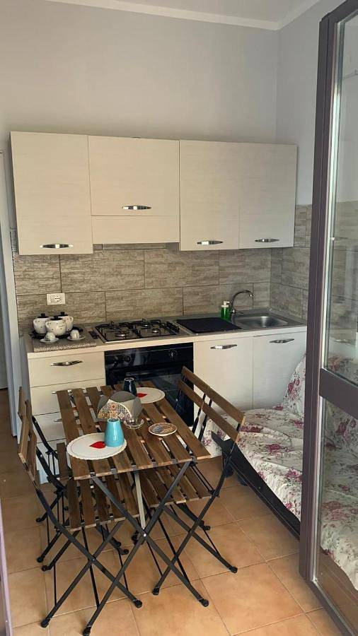 Gîte pour 4 personnes, avec terrasse à Agnone Bagni - 4