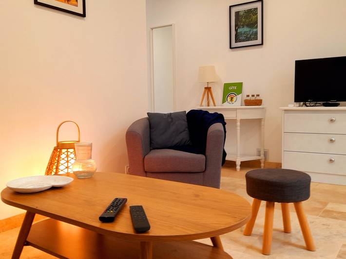 Gîte pour 4 personnes, avec Terrasse et Jardin à Tavers