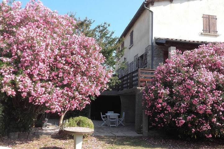 Maison de vacances pour 9 personnes, avec jardin et terrasse à Aubenas