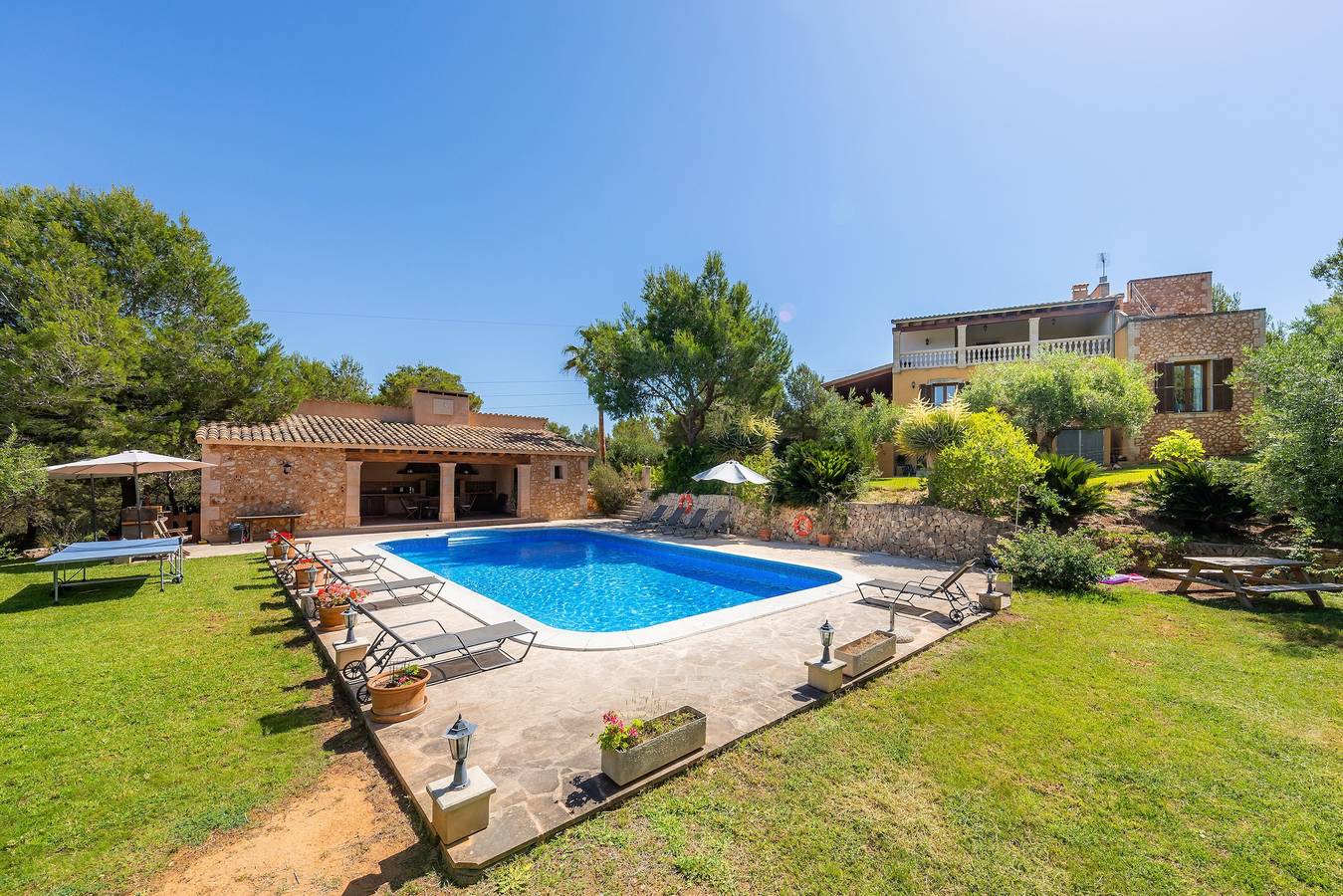 Maison de campagne isolée avec piscine, terrasses, balcon, jardin et Wi-Fi in Felanitx, Majorque du Sud