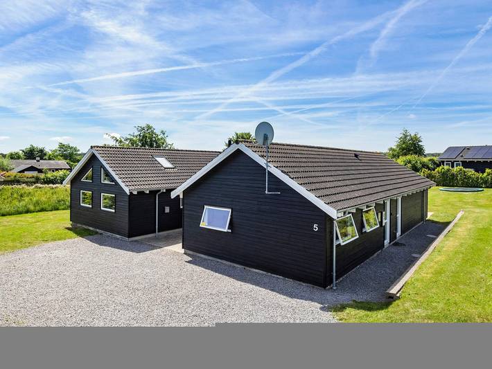Ferienhaus für 16 Personen, mit Terrasse und Pool sowie Sauna in Tisvilde