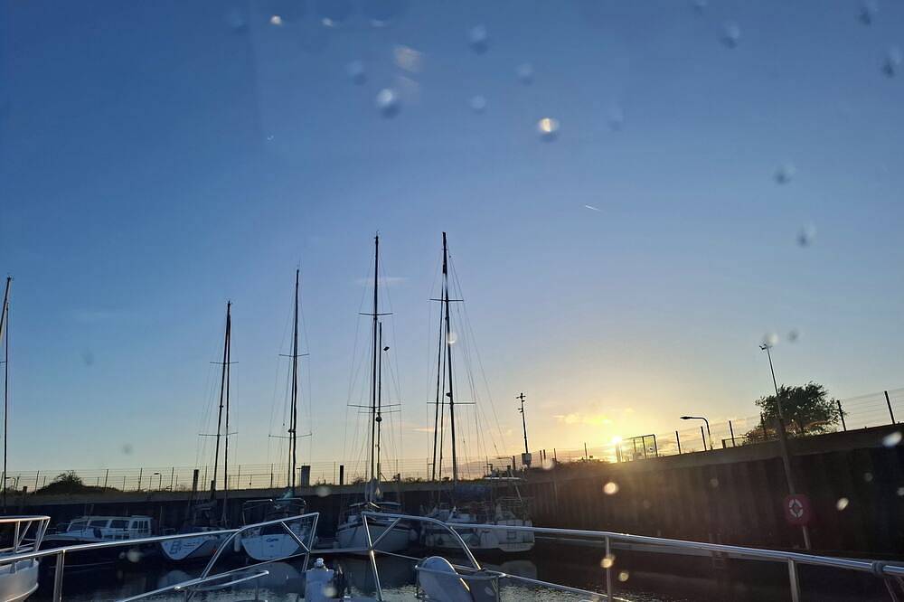 Le Carpe Diem Year-round heated boat Close to beach and shops in Calais, Calais und Umgebung