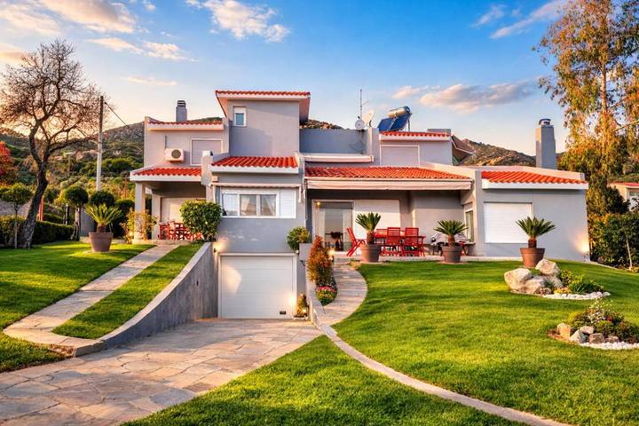 Ferienhaus für 9 Personen, mit Balkon und Terrasse sowie Garten und Ausblick in Kavala Gemeinde