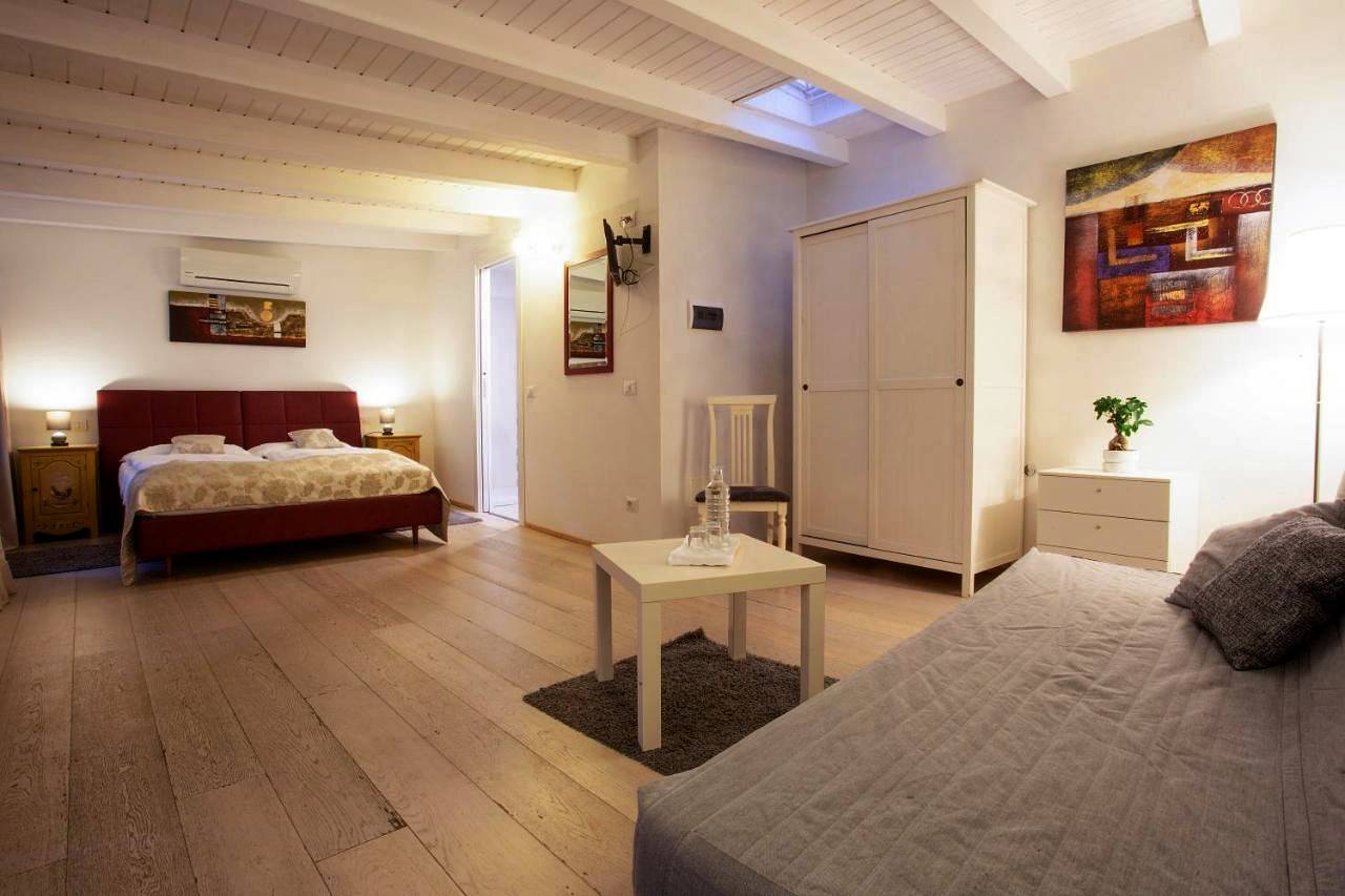 Antiche Mura in Riva del Garda, Prealpi Gardesane