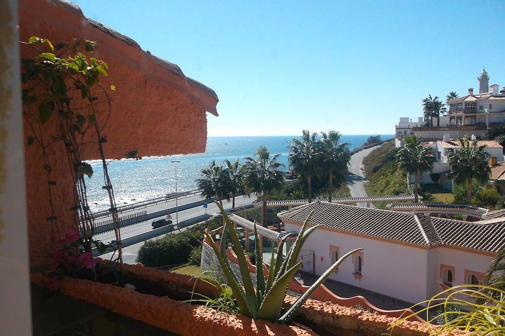 Apartamento entero, Apartamento frente al mar con vistas al mar en la Costa del Sol in Mijas Costa, Mijas