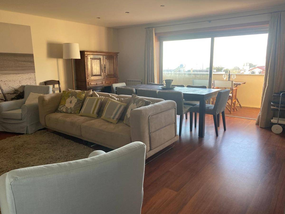 Three-Bedroom House in Moledo, Distrito de Viana do Castelo