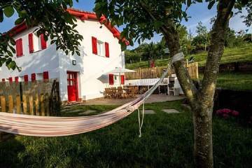 Casa rural para 12 personas, con jardín, Se admiten mascotas en Ampuero 