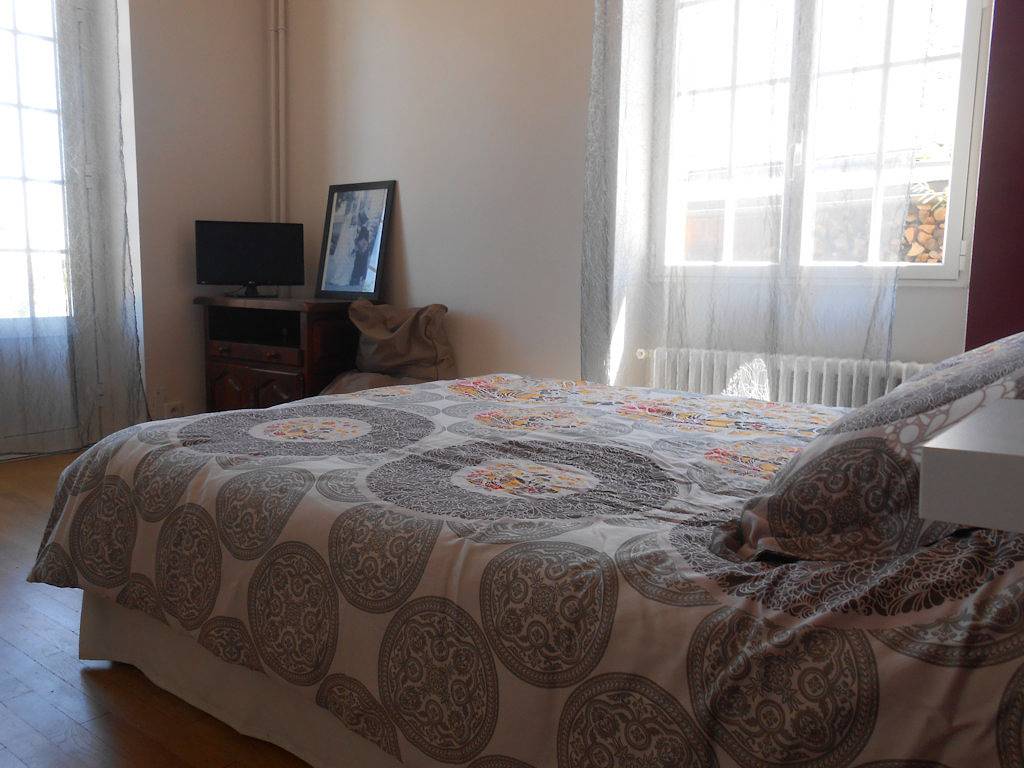 Chambre d'hôtes : détente dans un coin de verdure - Chambre in Naves, Région de Tulle