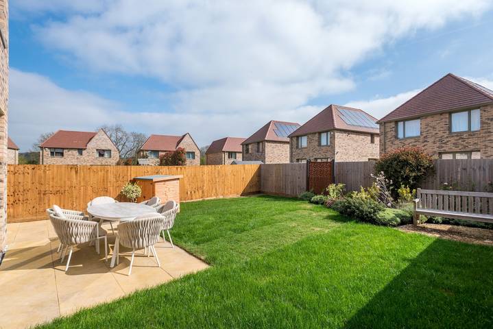 Stylish 4-Br House - free parking & nice garden in Oxford, Oxfordshire