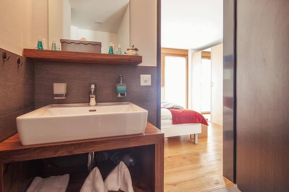 Nepomuk: Luxury 5Star Chalet includes 3 apartments with heated outdoor-pool in Zermatt, Wallisian Alps