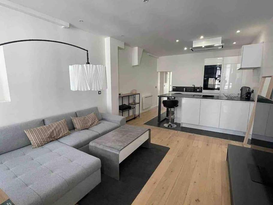 Appartement entier, One-Bedroom Apartment in Saint-Germain-en-Laye, Yvelines