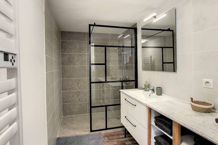 Gîte pour 6 personnes, avec terrasse, animaux acceptés à La Redorte - 4