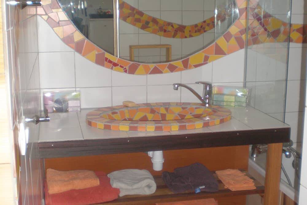 Chalet dans le village, départ ski aux pied à 150m pour 3 vallées in Les Menuires, Saint-Martin-de-Belleville