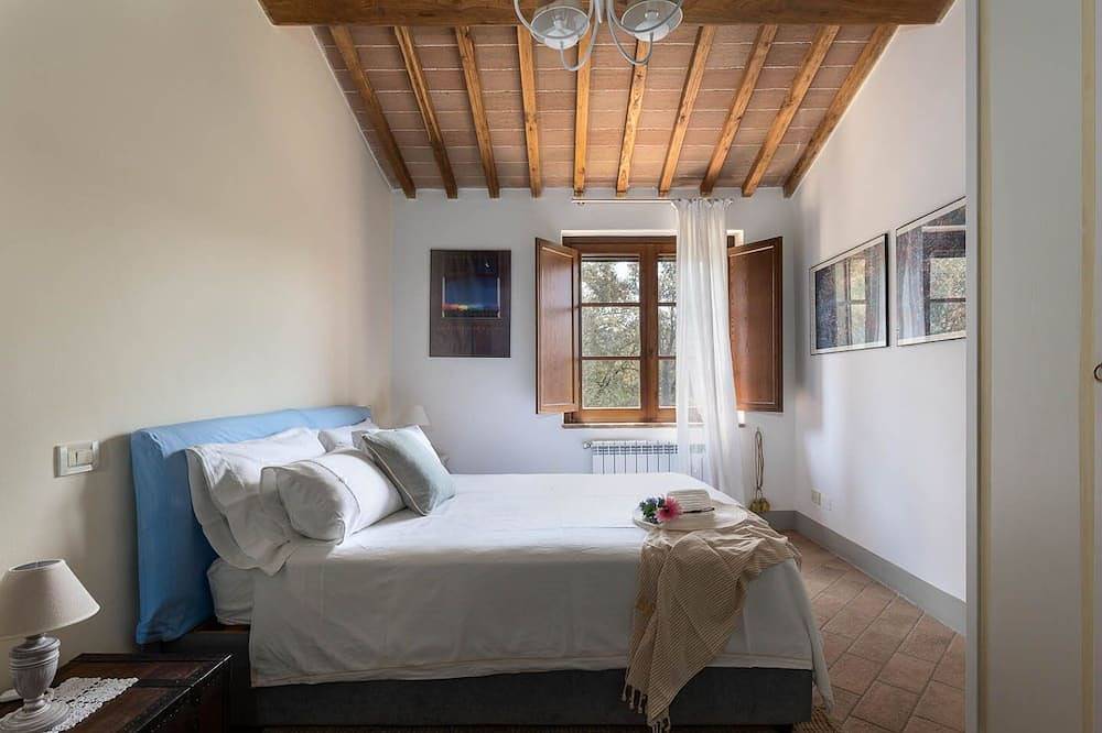Comfortable apartment with private garden in San Gimignano in San Gimignano, Siena Province