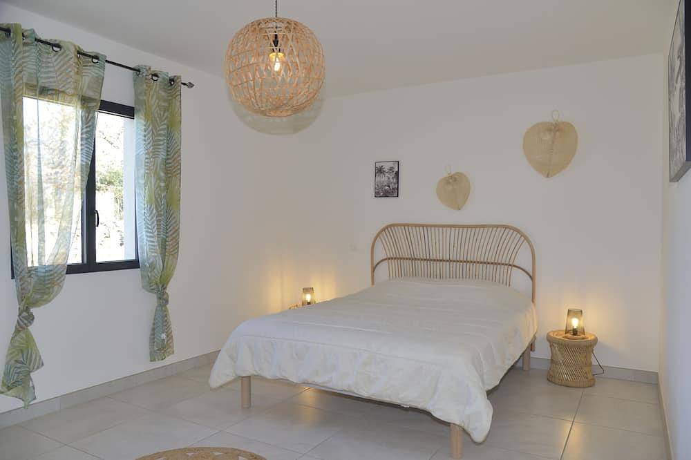 A beautiful villa with a spacious heated pool that will enchant your vacations. in Barjac, Alès region