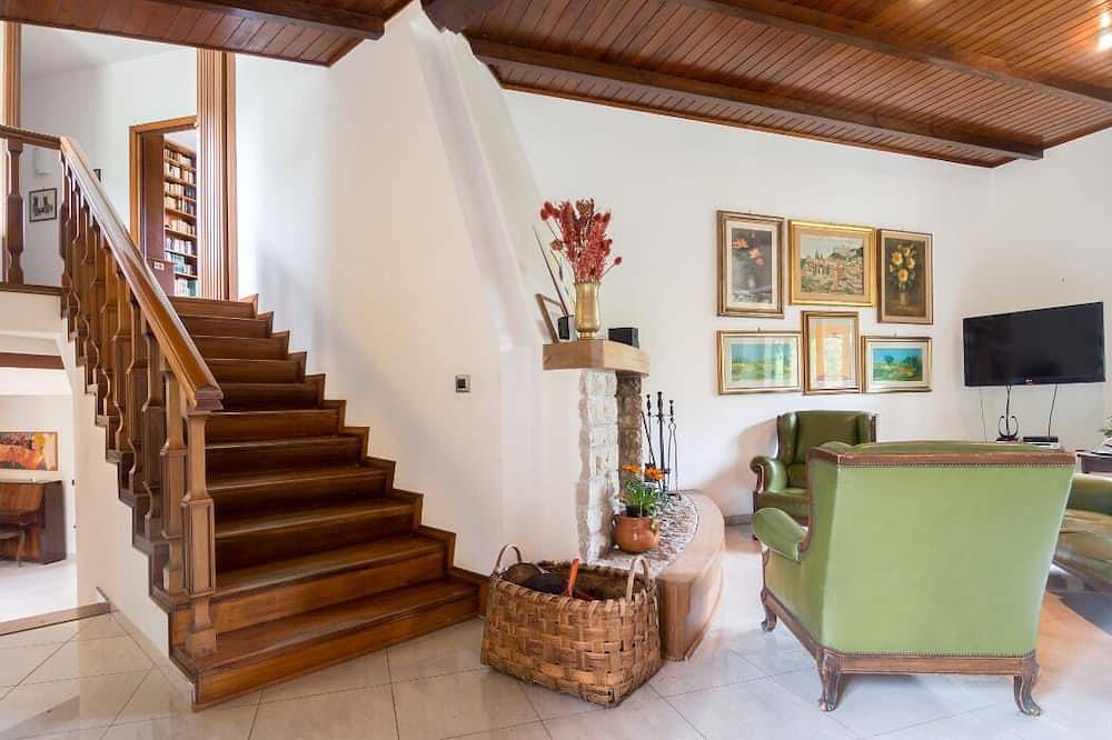 Fantastische Villa mit privatem, beheiztem Swimmingpool, Whirlpool, Sport im 8000 m² Park, Talaussic in Terni, Terni Provinz