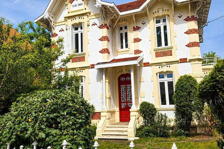 Villa pour 12 personnes, avec jardin et jacuzzi à Arcachon