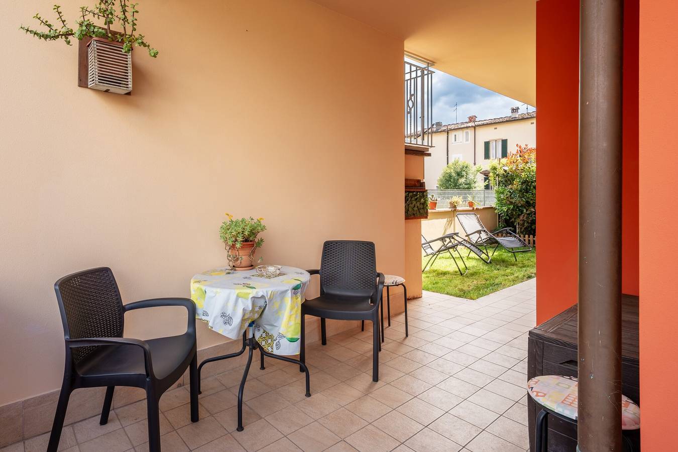 Apartamento entero, Apartamento 'La Casa De Kira' con Jardín Privado y Wi-Fi in Lucca, Provincia de Lucca