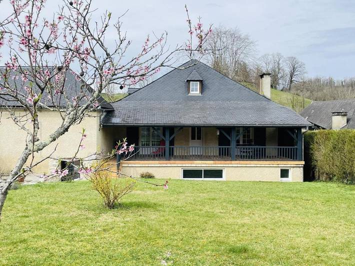 Location de vacances pour 4 personnes, avec terrasse à Rébénacq