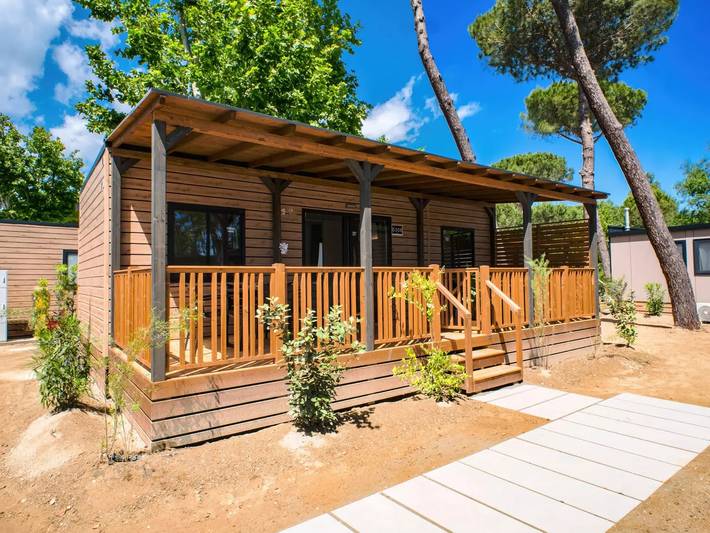 Camping für 6 Personen, mit Pool in Italienische Riviera